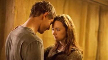 Reseña de La Huésped (2013): Amor, ciencia ficción y una batalla interior que no vas a olvidar