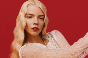 Anya Taylor-Joy: La reina del ajedrez, del terror… y de nuestros corazones 👑♟️🔥