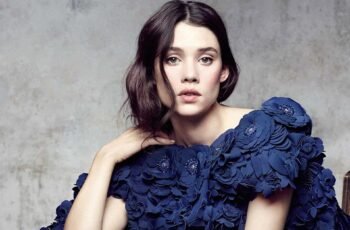 Àstrid Bergès-Frisbey: La sirena que conquistó el cine con su mirada hipnótica y alma nómada 🌍✨