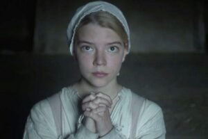 🌑 La bruja (2015): Cuando la fe se desmorona… y nace el horror dentro de casa 😈🌲