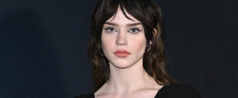 Sophie Thatcher: La nueva joya indie que conquistó la oscuridad y la luz 🌑✨