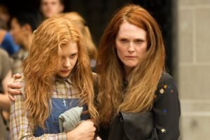 👑 Carrie (2013): El regreso sangriento de un clásico del terror 🩸📚