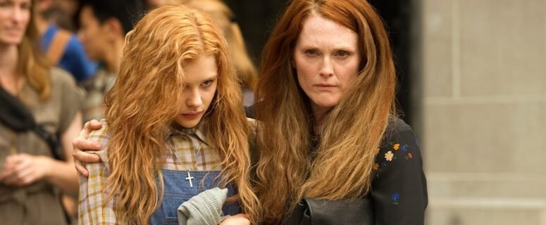 👑 Carrie (2013): El regreso sangriento de un clásico del terror 🩸📚