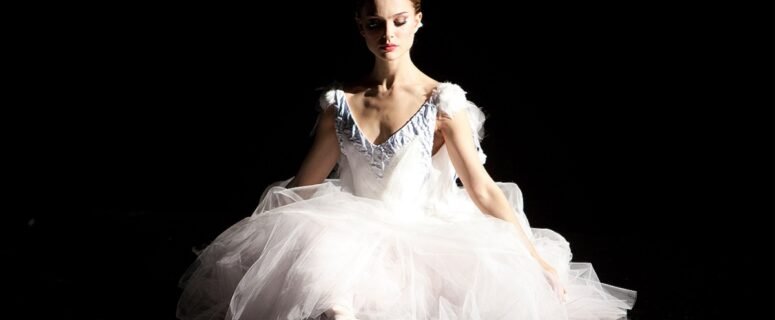 🦢 El cisne negro (2010): Cuando la perfección se convierte en obsesión 🩰🖤