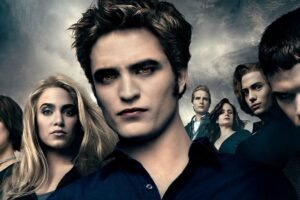 🌑 Eclipse (2010): Cuando el corazón divide y la oscuridad acecha 🐺🧛‍♂️