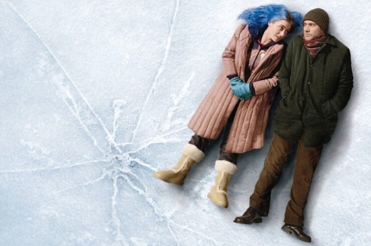 Eterno resplandor de una mente sin recuerdos (2004): ¿Y si pudieras borrar el amor… te atreverías?