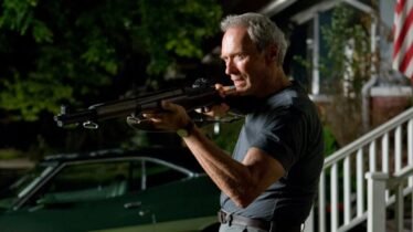 🚘 Gran Torino (2008): Cuando un corazón endurecido se abre al final del camino 🖤🛠️