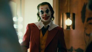 🎭 Guasón (2019): Cuando la risa se convierte en un grito de auxilio 💥🃏