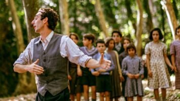 🌊 El maestro que prometió el mar (2023): Una promesa que el olvido no pudo enterrar 📚🕊️