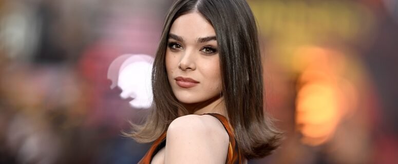 Hailee Steinfeld: La artista que transforma cada escenario en su universo ✨🎬🎤